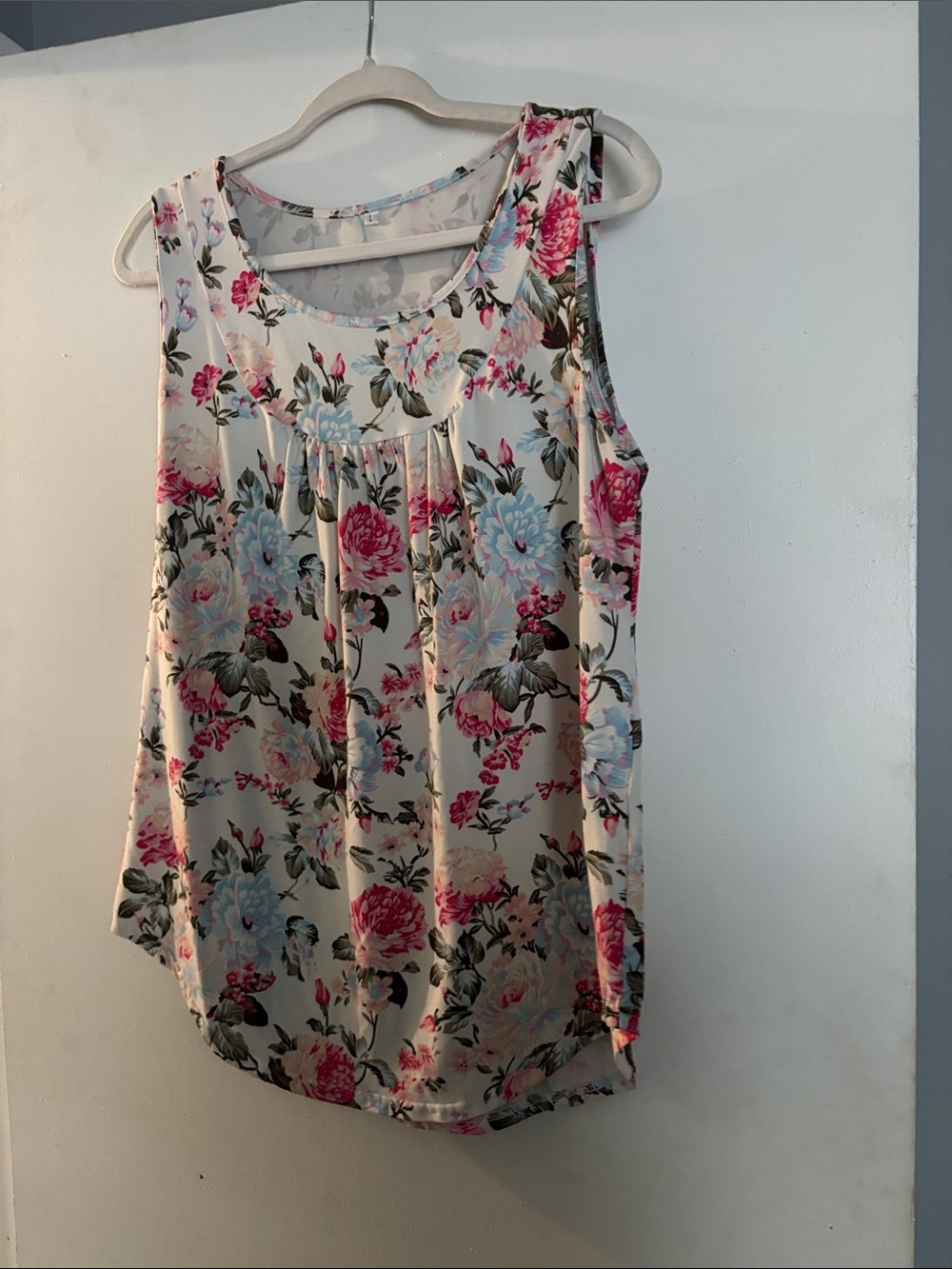 Sleeveless Floral Scoop Neck Top in Cream with Pink & Blue Flowers